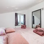 Atemberaubendes Mit Tollem Meerblick, Waschmaschine, Grillbereich Apartment