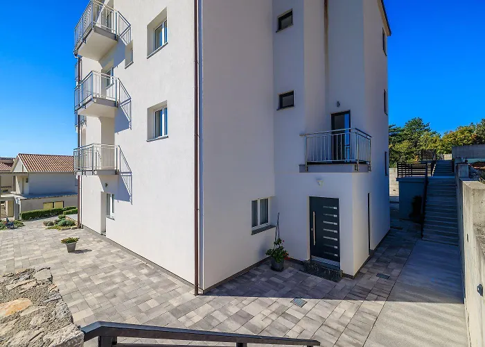 Atemberaubendes Mit Tollem Meerblick, Waschmaschine, Grillbereich Crikvenica